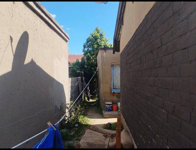 5 BEDROOM HOUSE FOR SALE IN TEMBISA CENTRAL